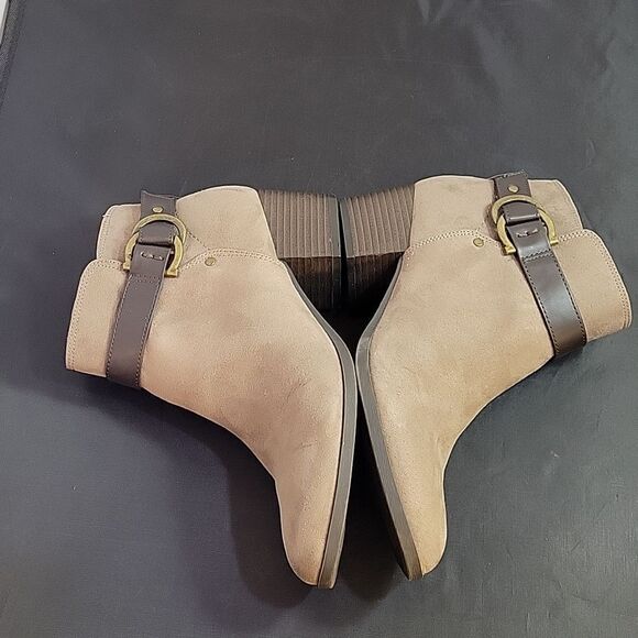 UNISA FAUX SUEDE POINTED TOE ZIP CLOSURE ANKLE BOOT - Picture 11 of 14